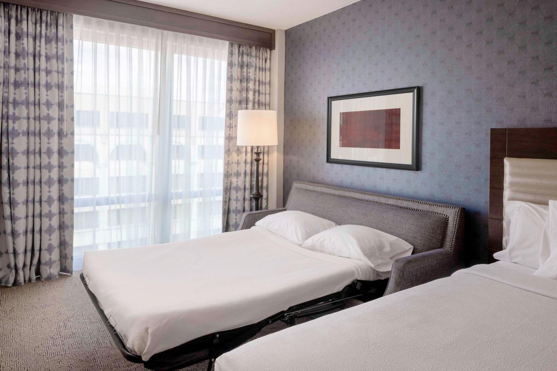 Hilton Garden Inn Washington DC/Georgetown Area photo 25