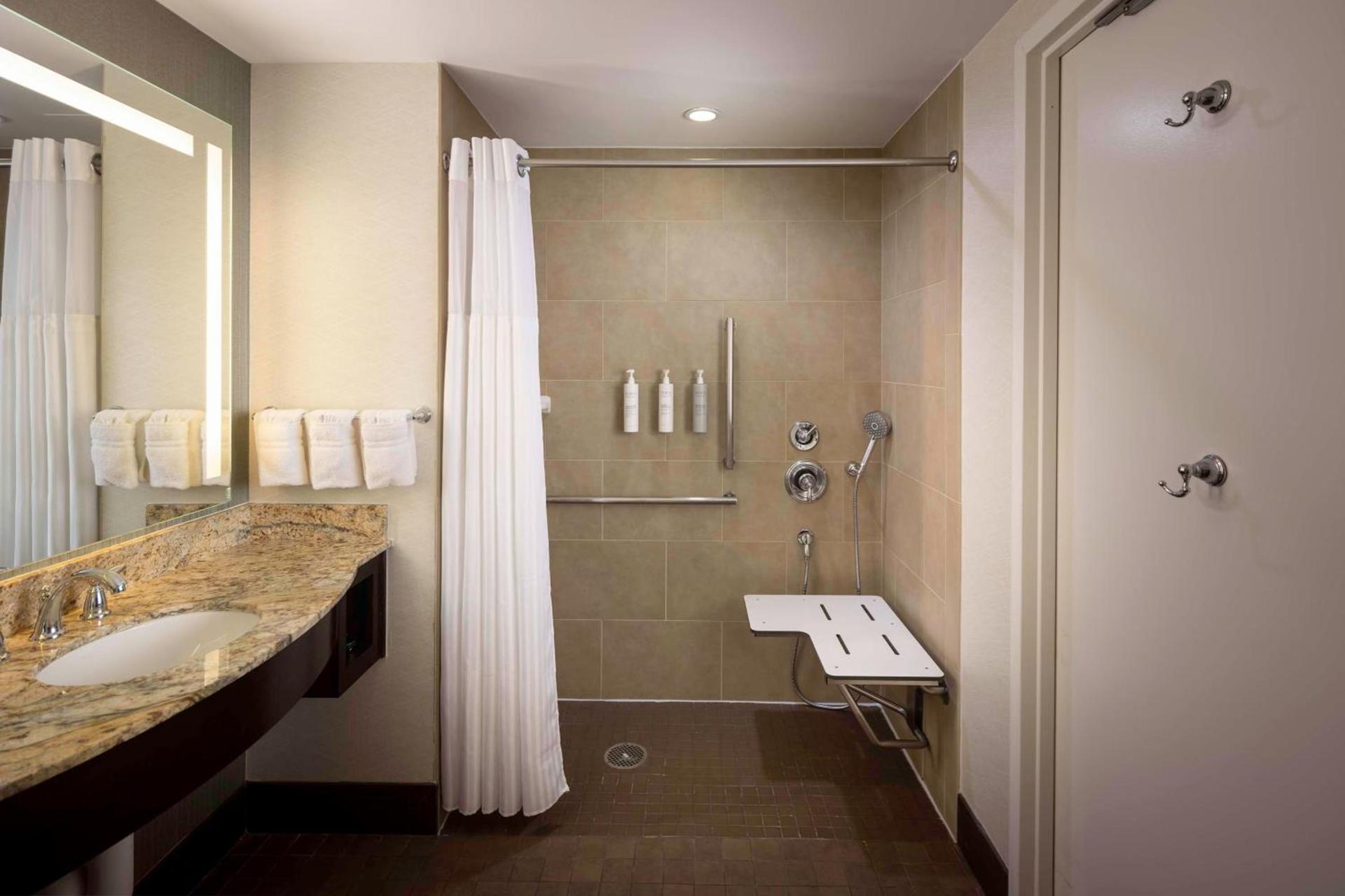 Hilton Garden Inn Washington DC/Georgetown Area photo 34