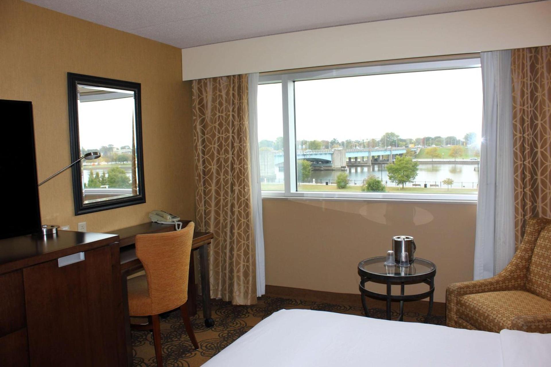 DoubleTree by Hilton Bay City - Riverfront photo 50