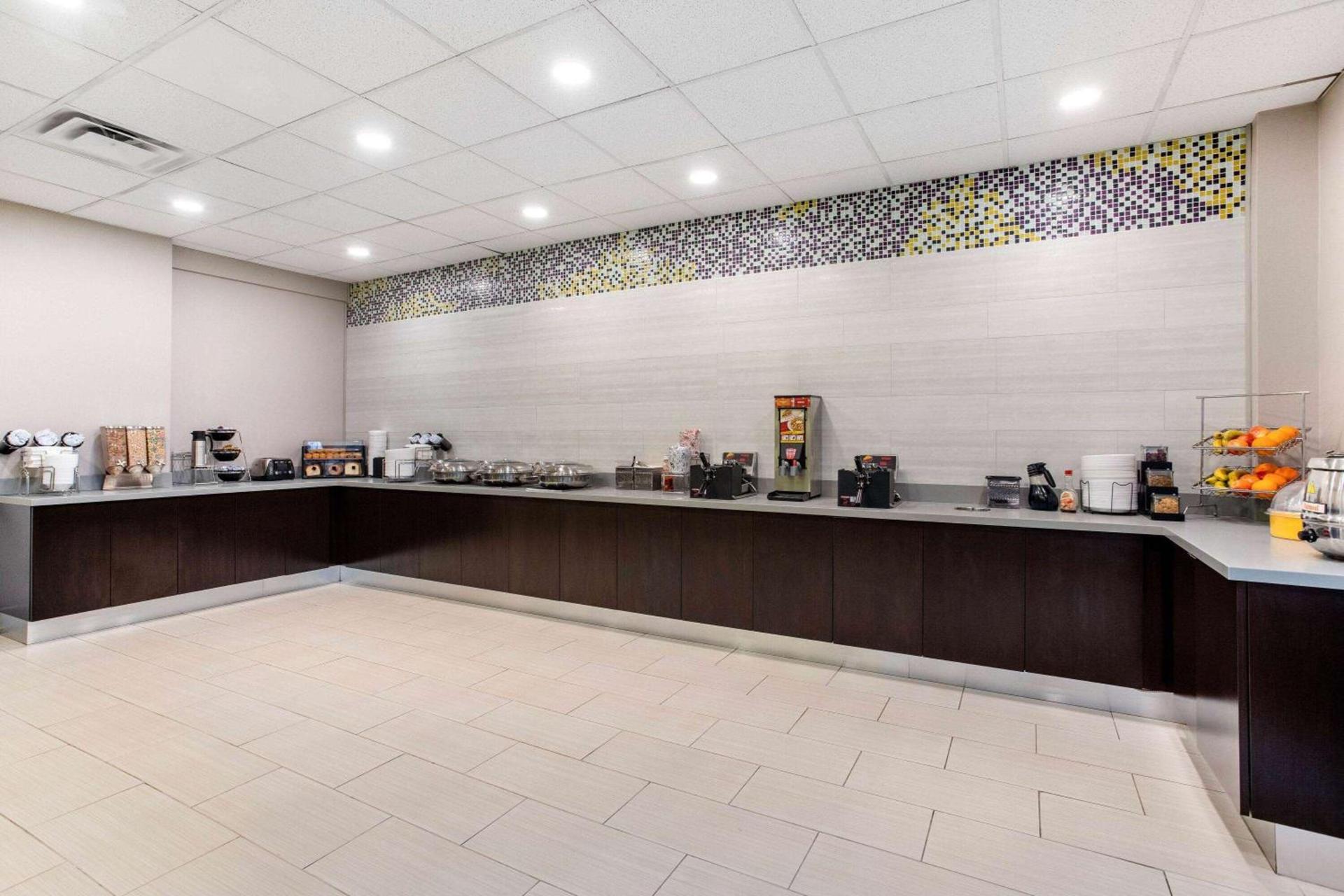 La Quinta by Wyndham Indianapolis South photo 29