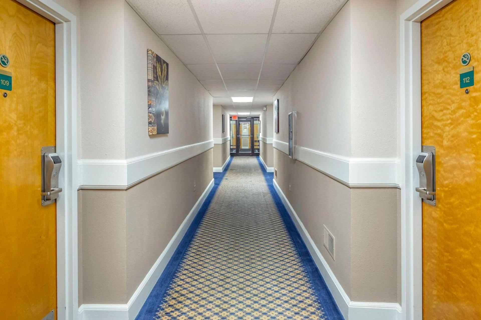 Econo Lodge & Suites Southern Pines - Pinehurst photo 20