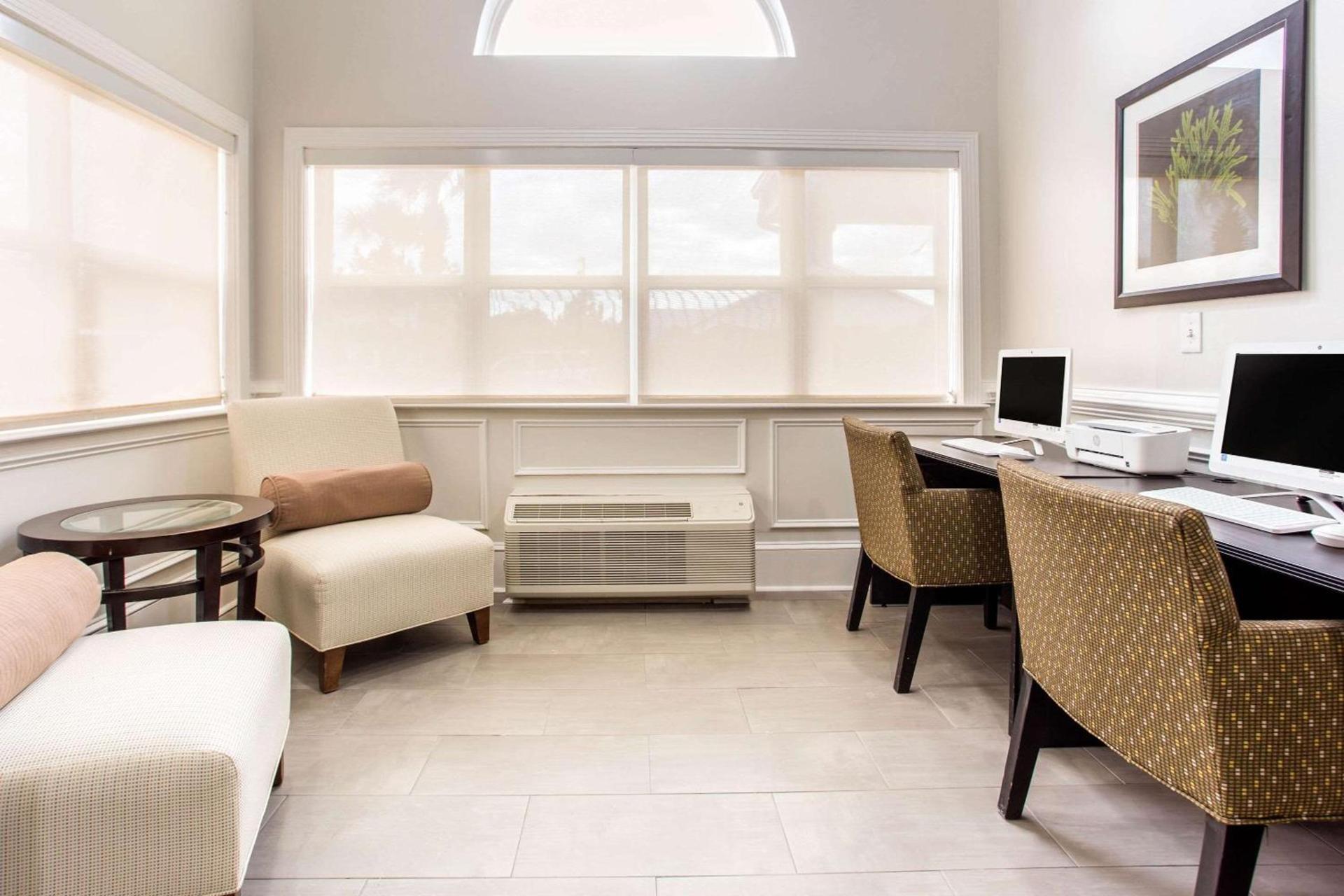 Quality Inn & Suites Myrtle Beach near Outlets photo 8