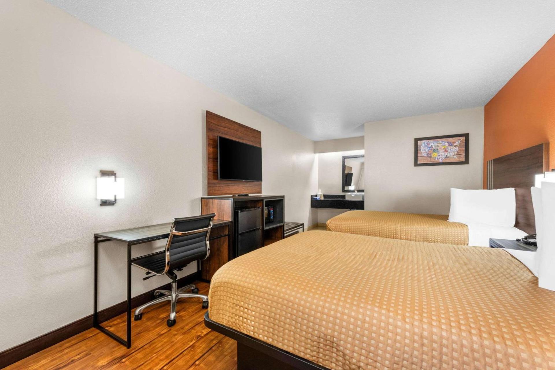Econo Lodge Charlotte Airport photo 13