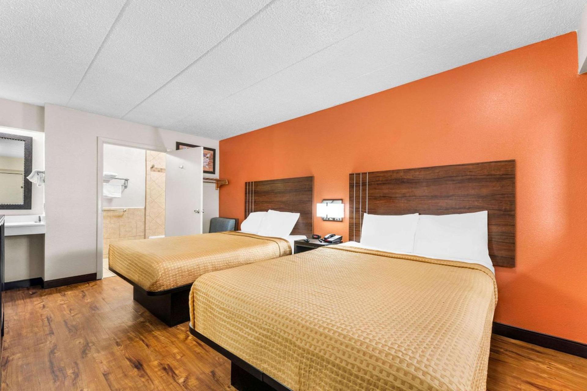 Econo Lodge Charlotte Airport photo 18