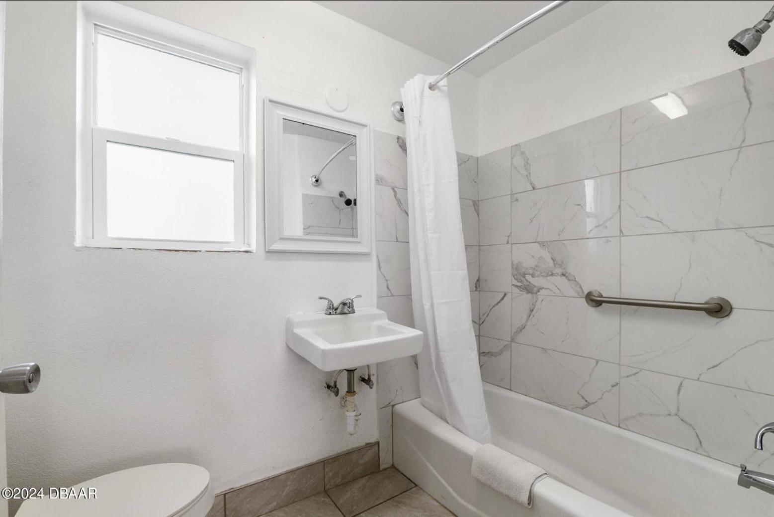A1A Travel Inn photo 11