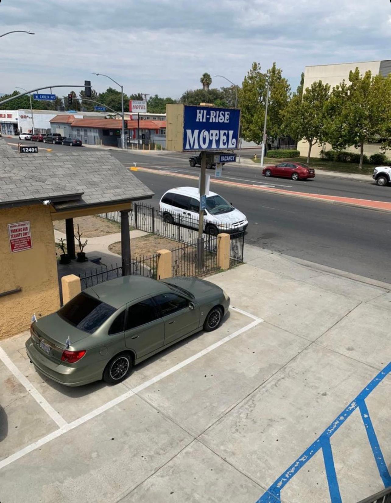 Hi Rise Motel photo 8