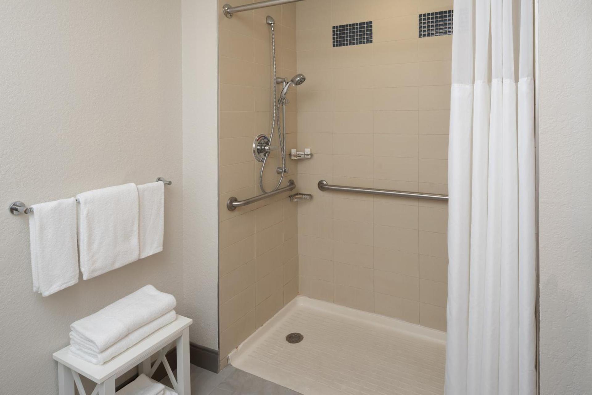 Holiday Inn Express Miami Airport-Blue Lagoon Area by IHG photo 59