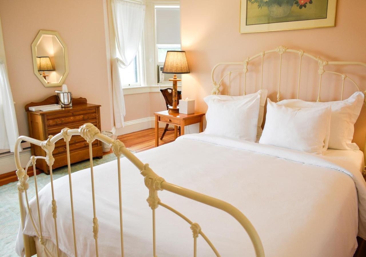 Apple Tree Inn photo 64