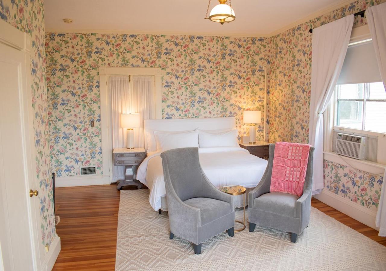 Apple Tree Inn photo 62