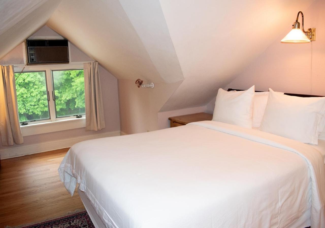 Apple Tree Inn photo 53