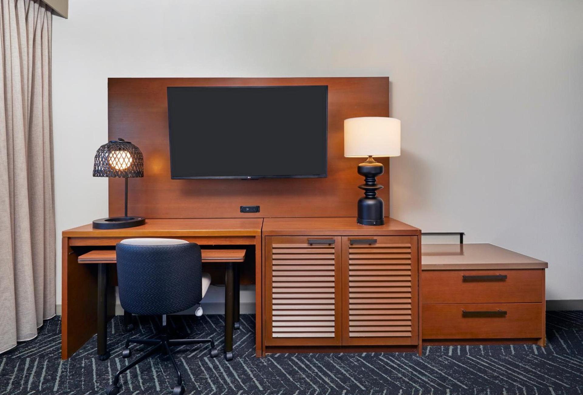 Courtyard by Marriott Oahu North Shore - No Resort Fee photo 2