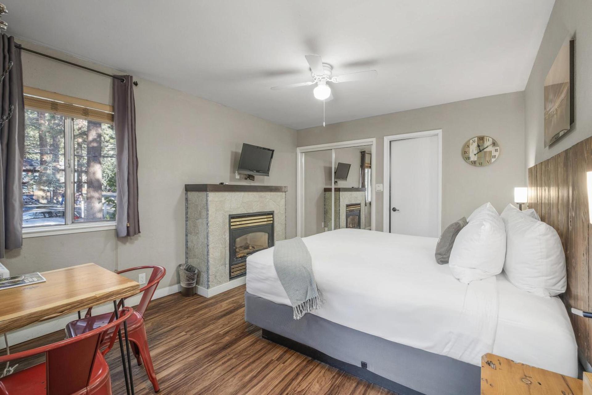 Resthaven Tahoe photo 37