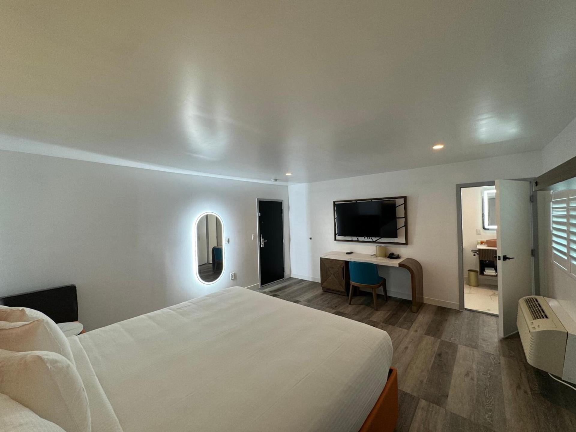 Hotel Rudra - Hollywood photo 5
