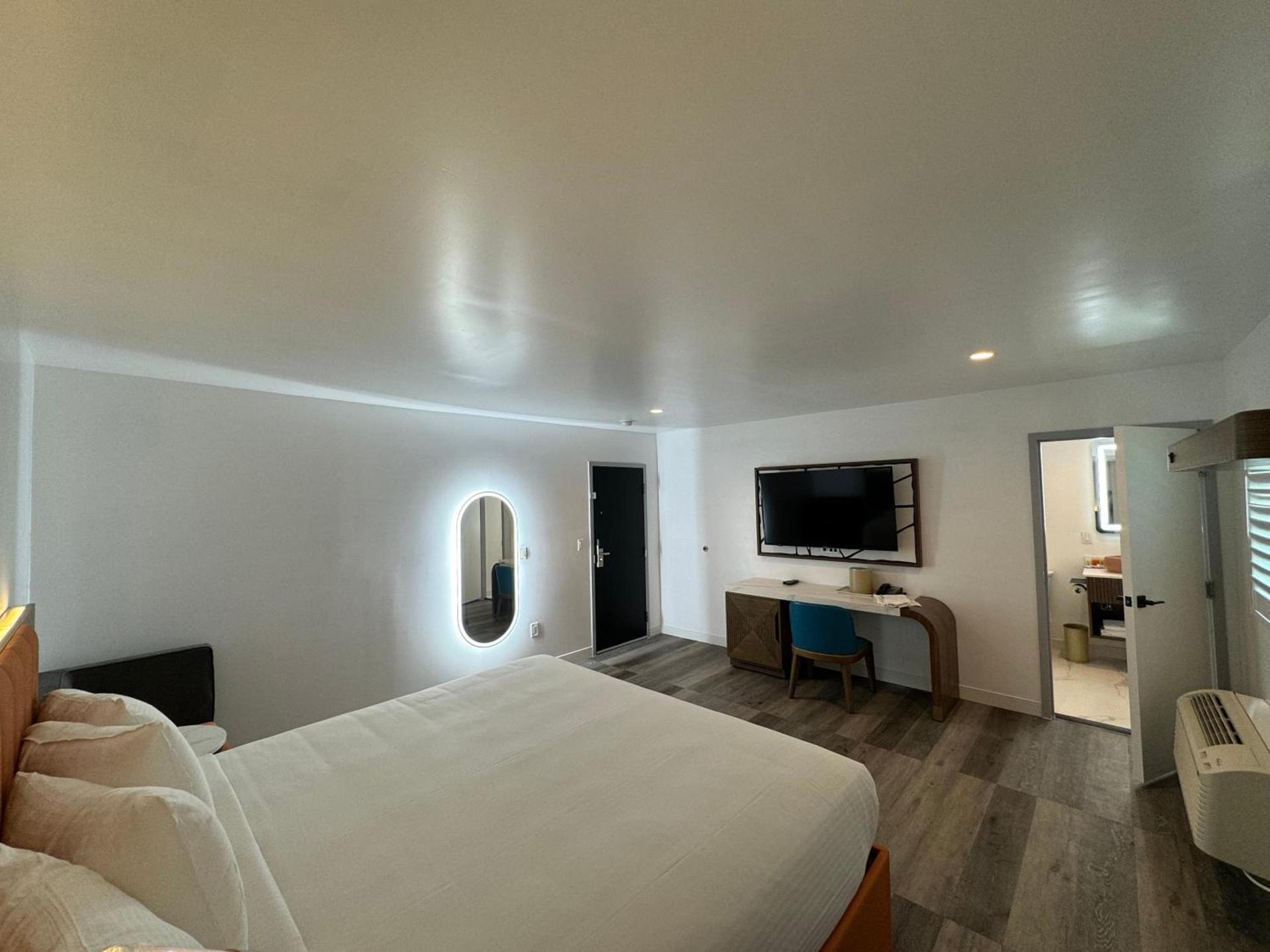 Hotel Rudra - Hollywood photo 15