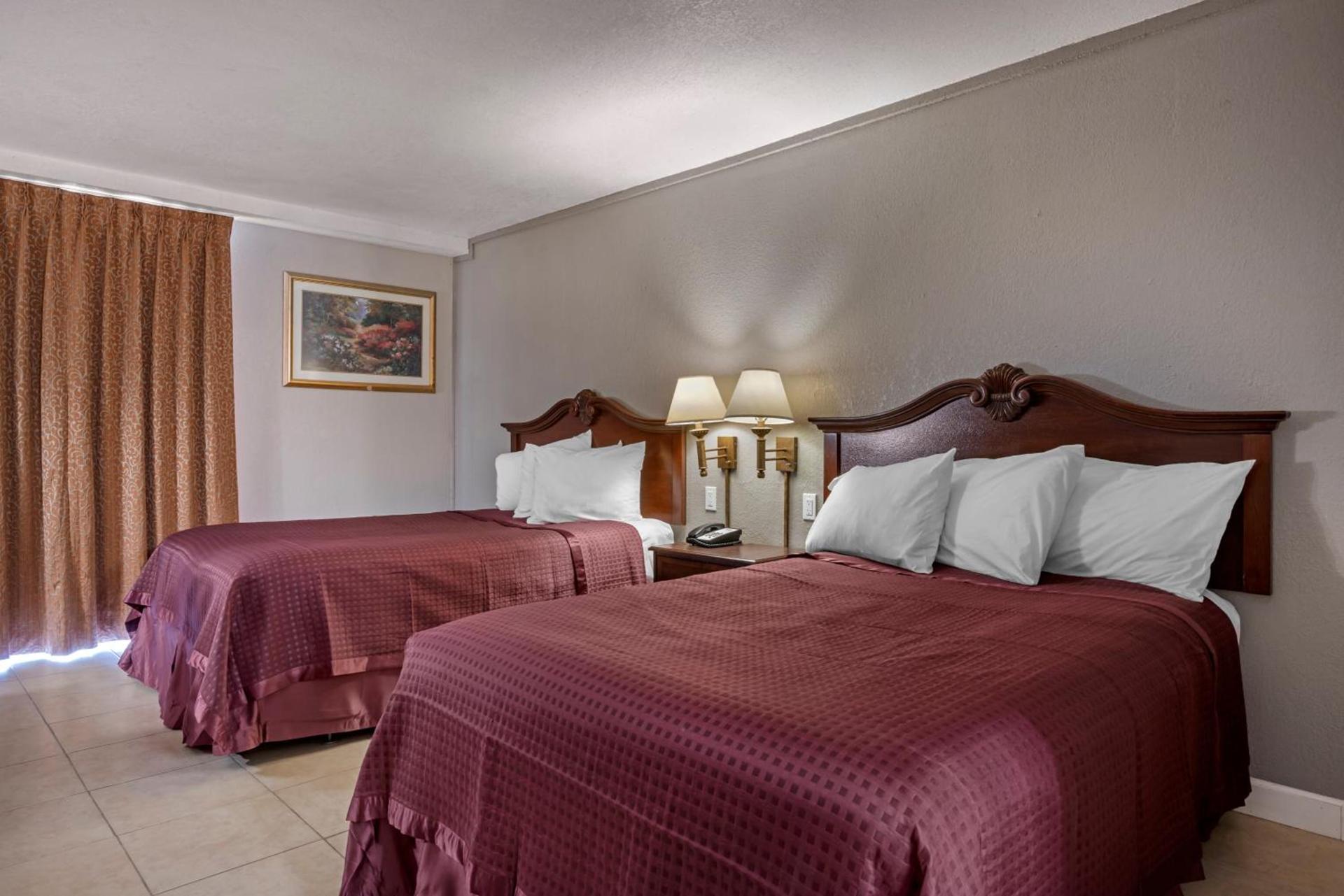 Rodeway Inn Clermont North photo 7