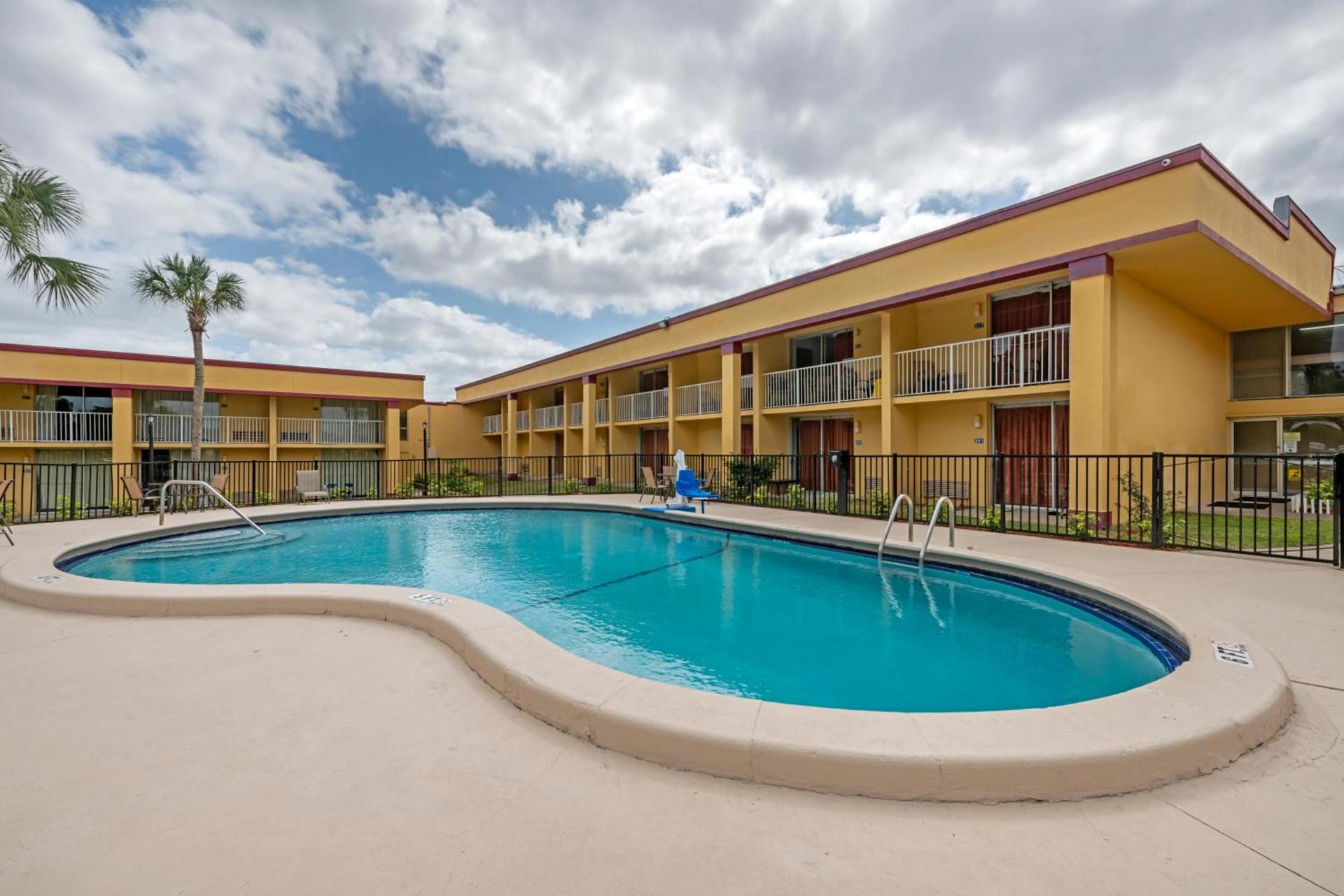 Rodeway Inn Clermont North photo 16