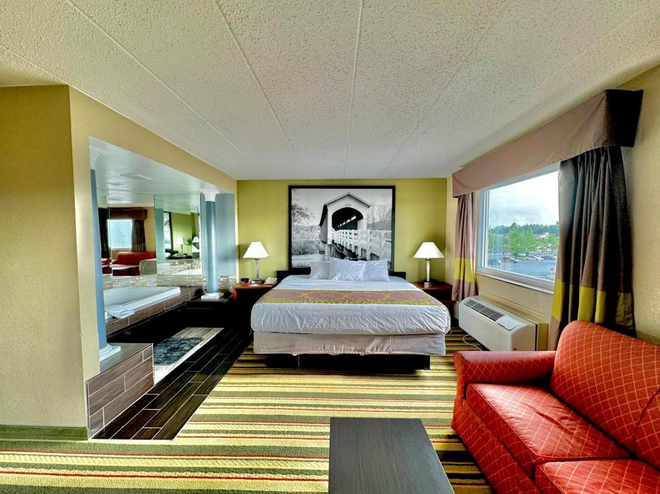 Super 8 by Wyndham Frederick photo 35