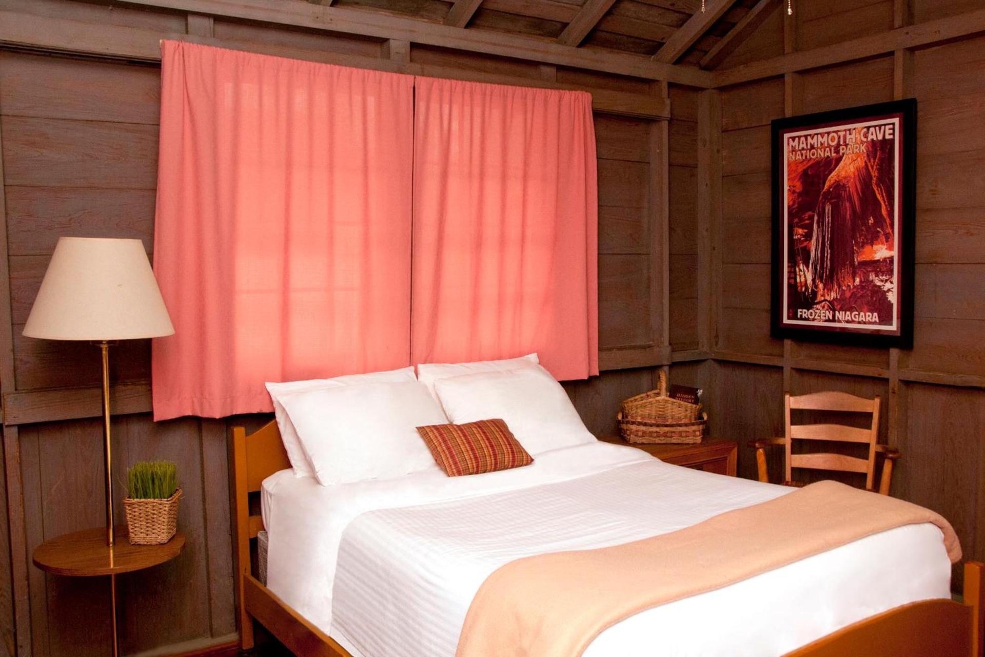 Mammoth Cave Lodge and Cabins photo 10