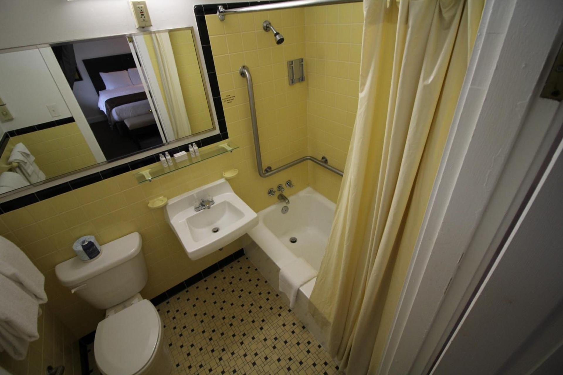 Mammoth Cave Lodge and Cabins photo 20