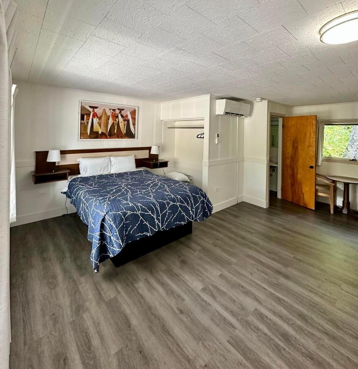 Mount Coolidge Motel photo 9