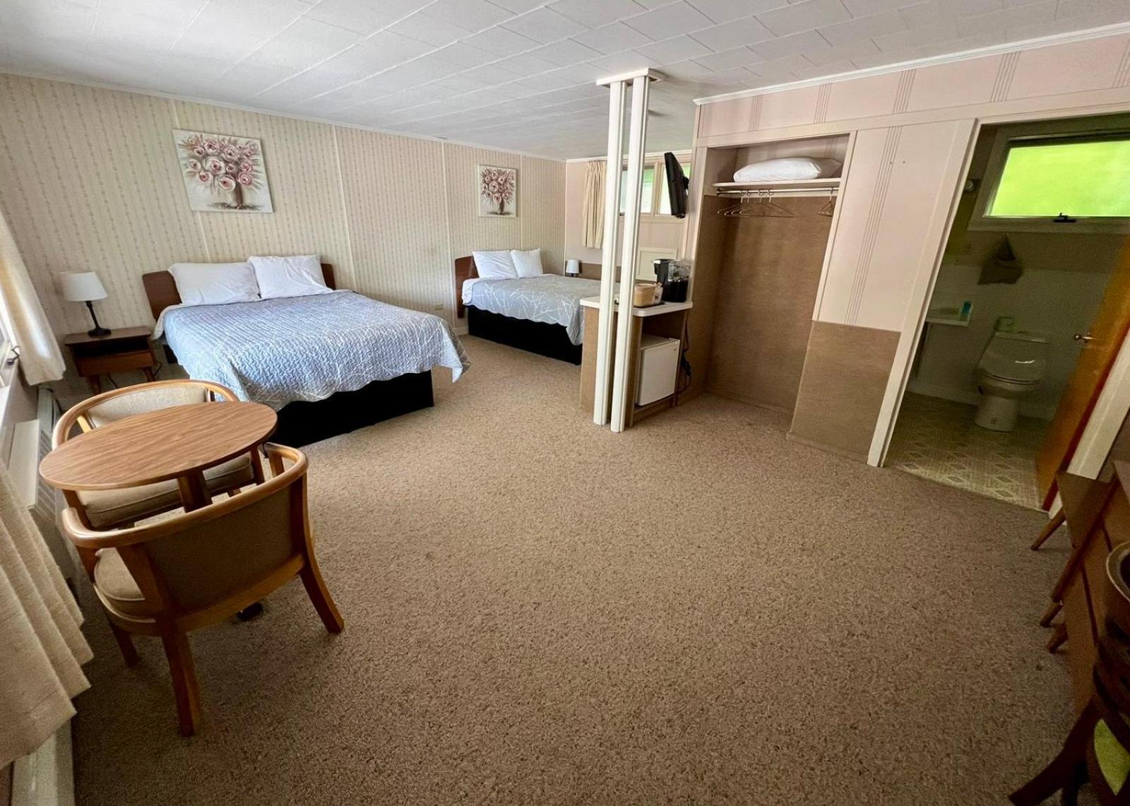 Mount Coolidge Motel photo 2