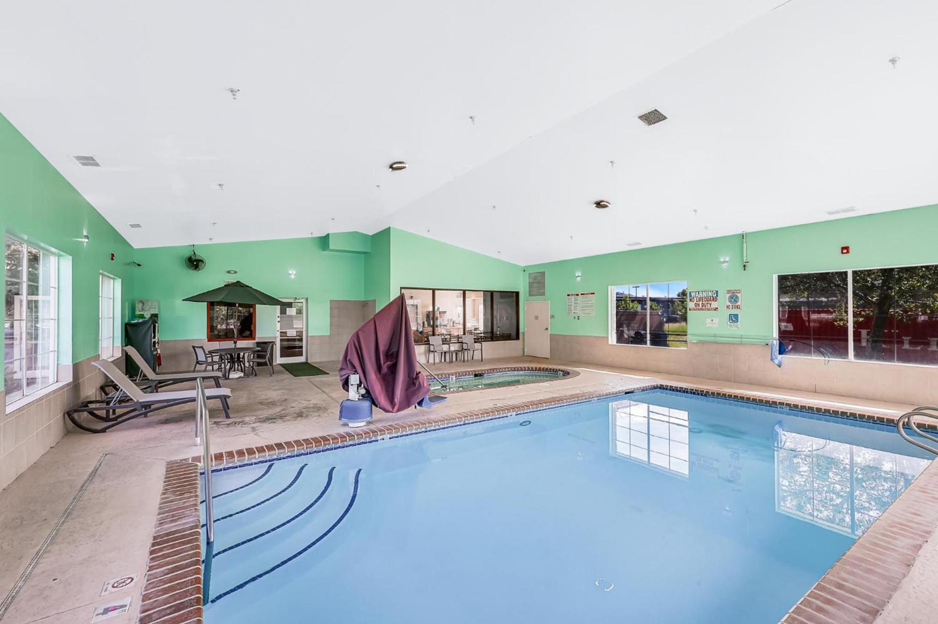 Garner Hotel Liberty Lake by IHG photo 15