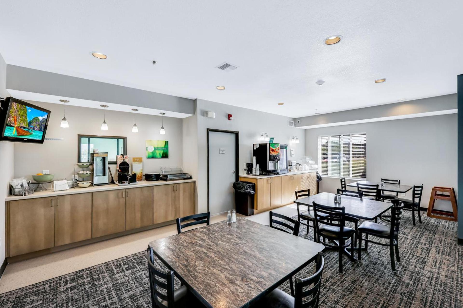 Garner Hotel Liberty Lake by IHG photo 10