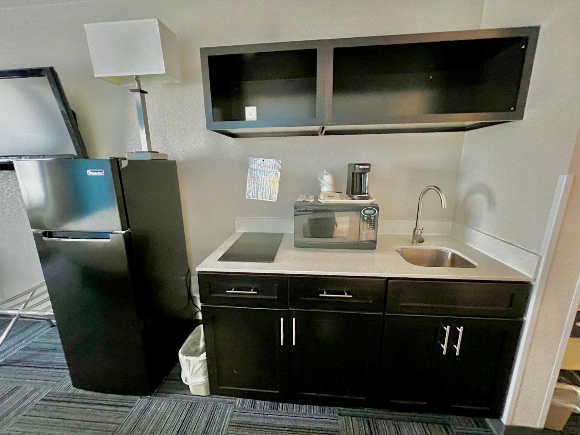 Baymont by Wyndham Marinette photo 44