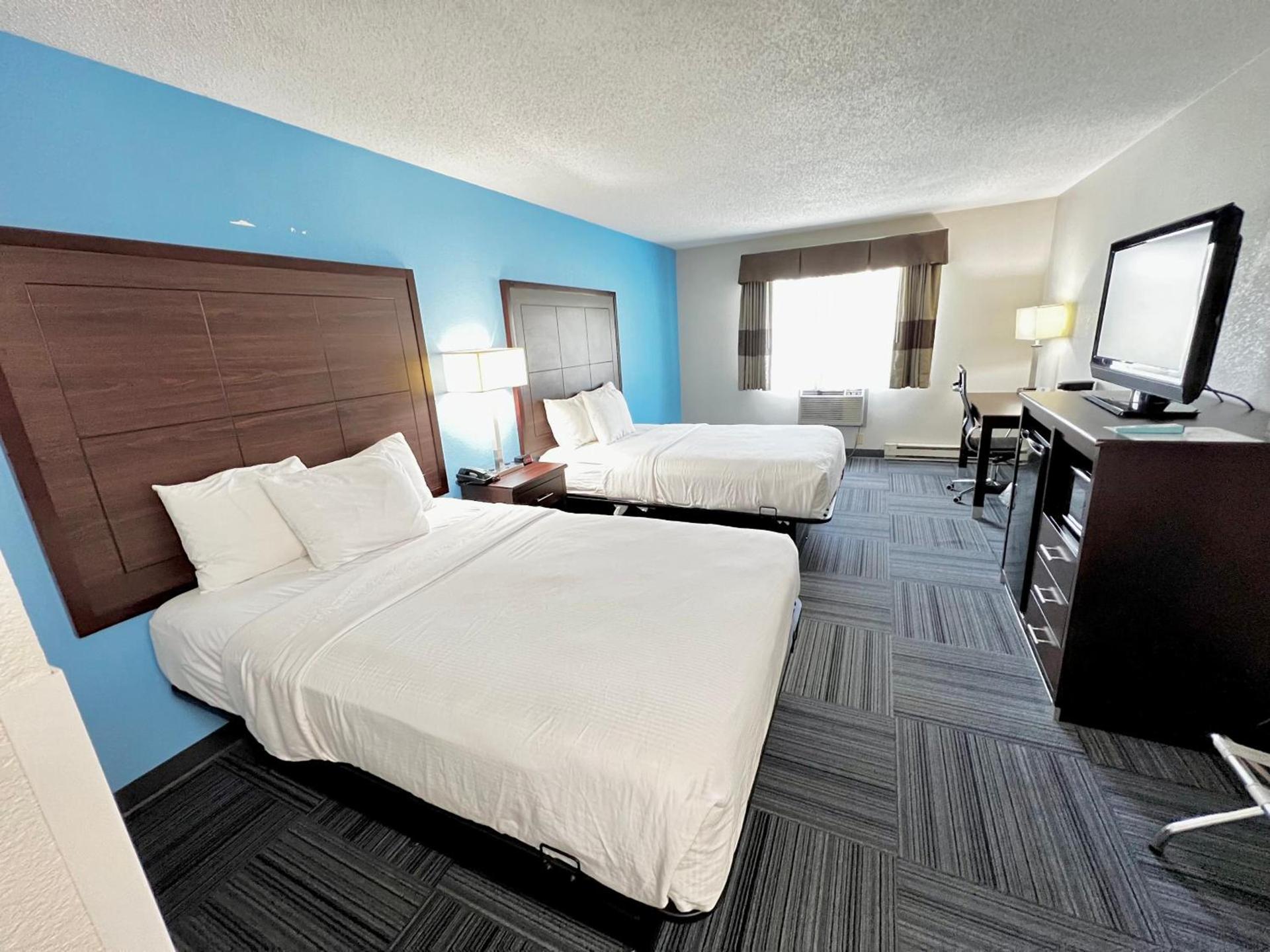 Baymont by Wyndham Marinette photo 46