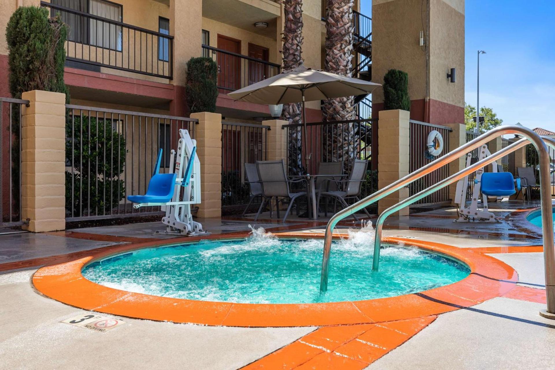 Best Western Plus Executive Inn & Suites photo 3