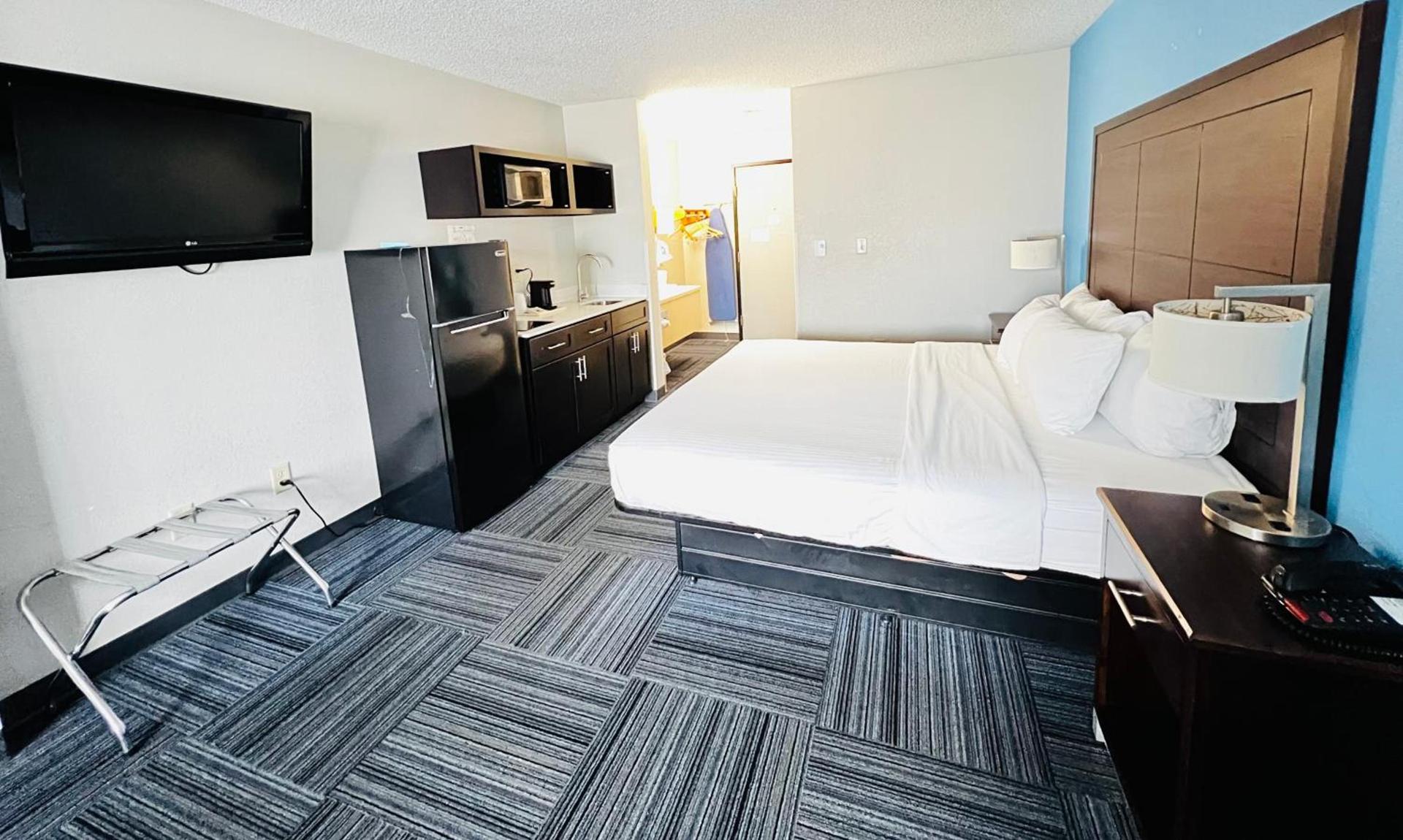 Baymont by Wyndham Marinette photo 50