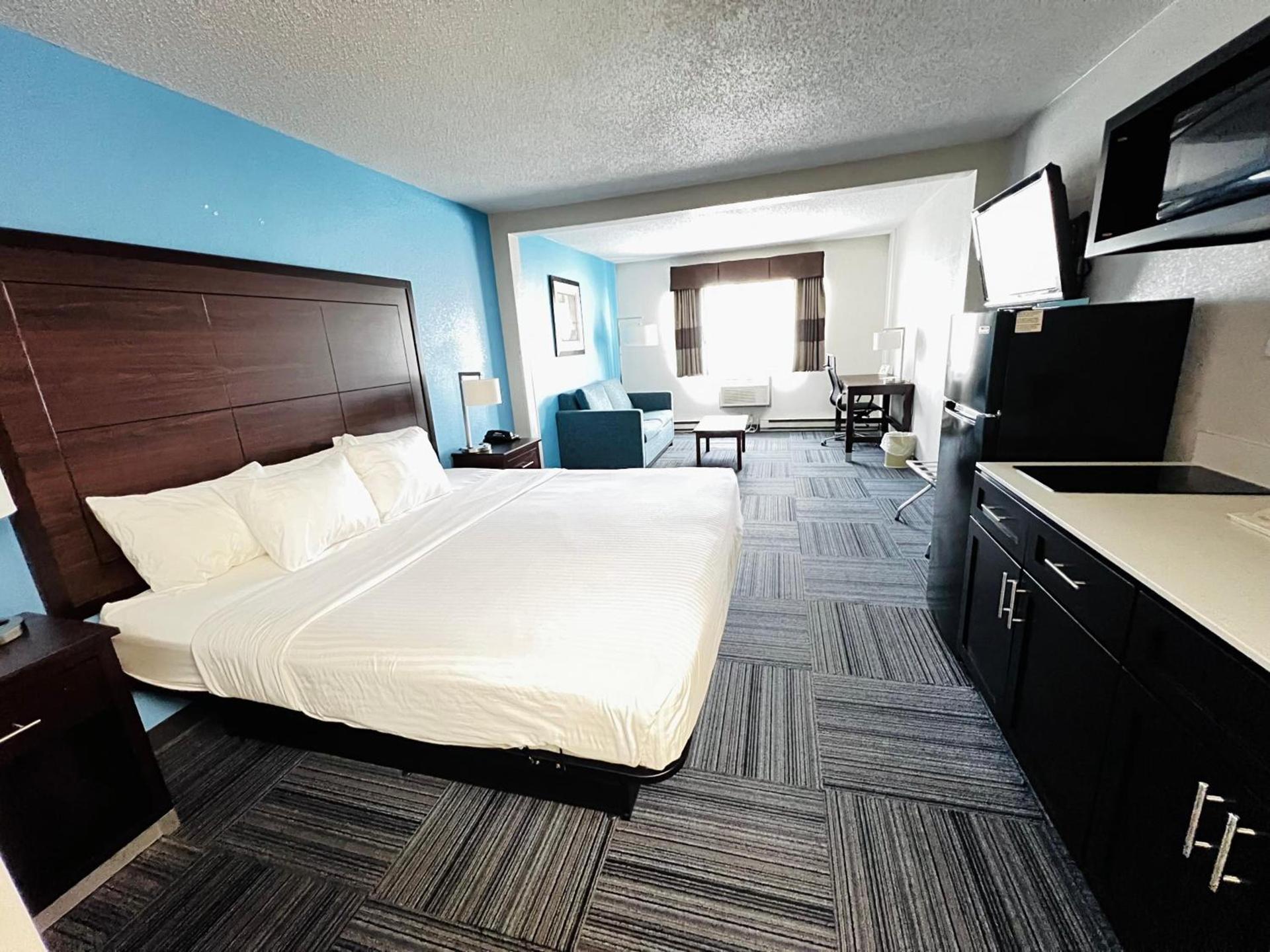 Baymont by Wyndham Marinette photo 48
