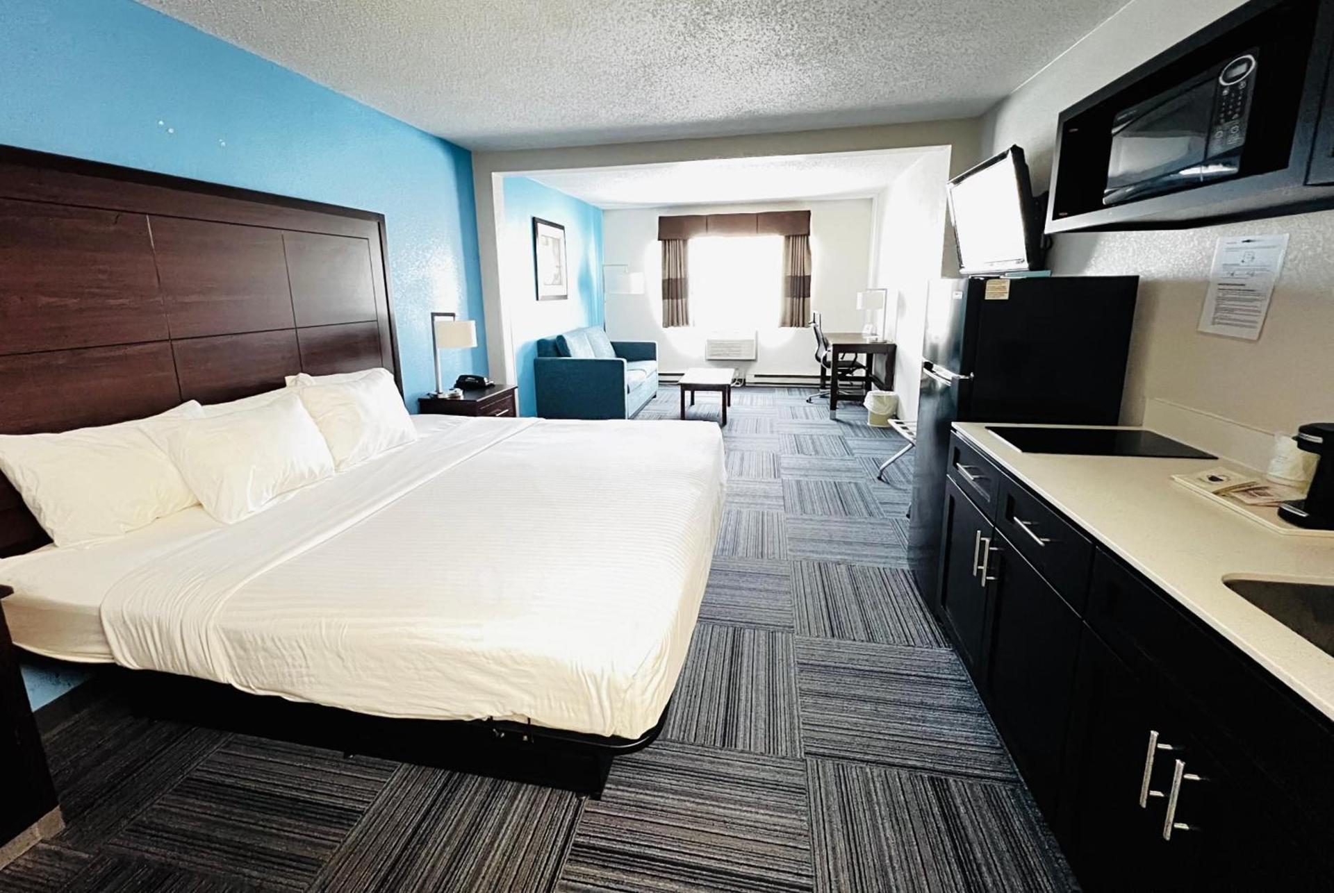 Baymont by Wyndham Marinette photo 54