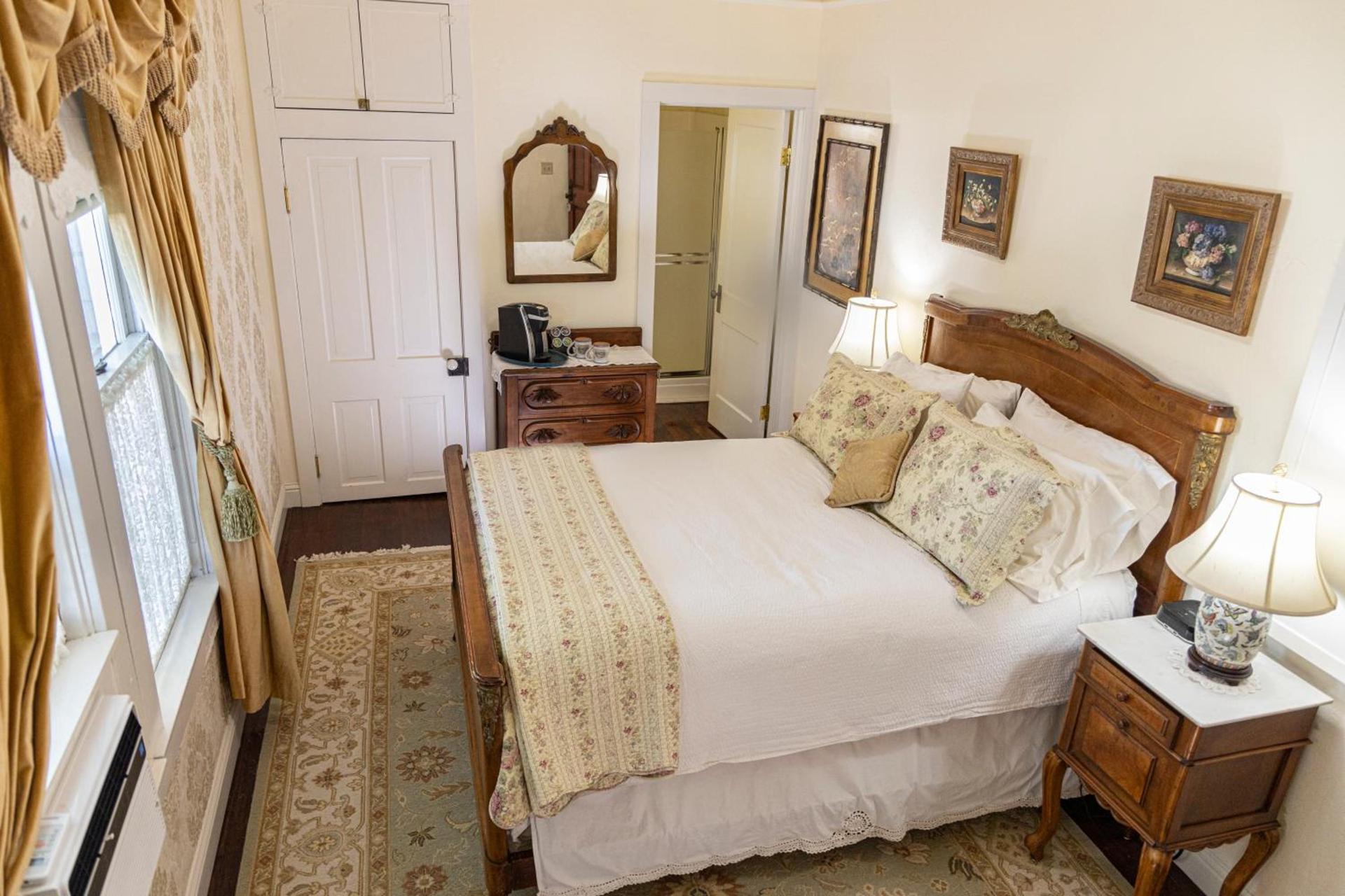 Weaverville Hotel photo 5