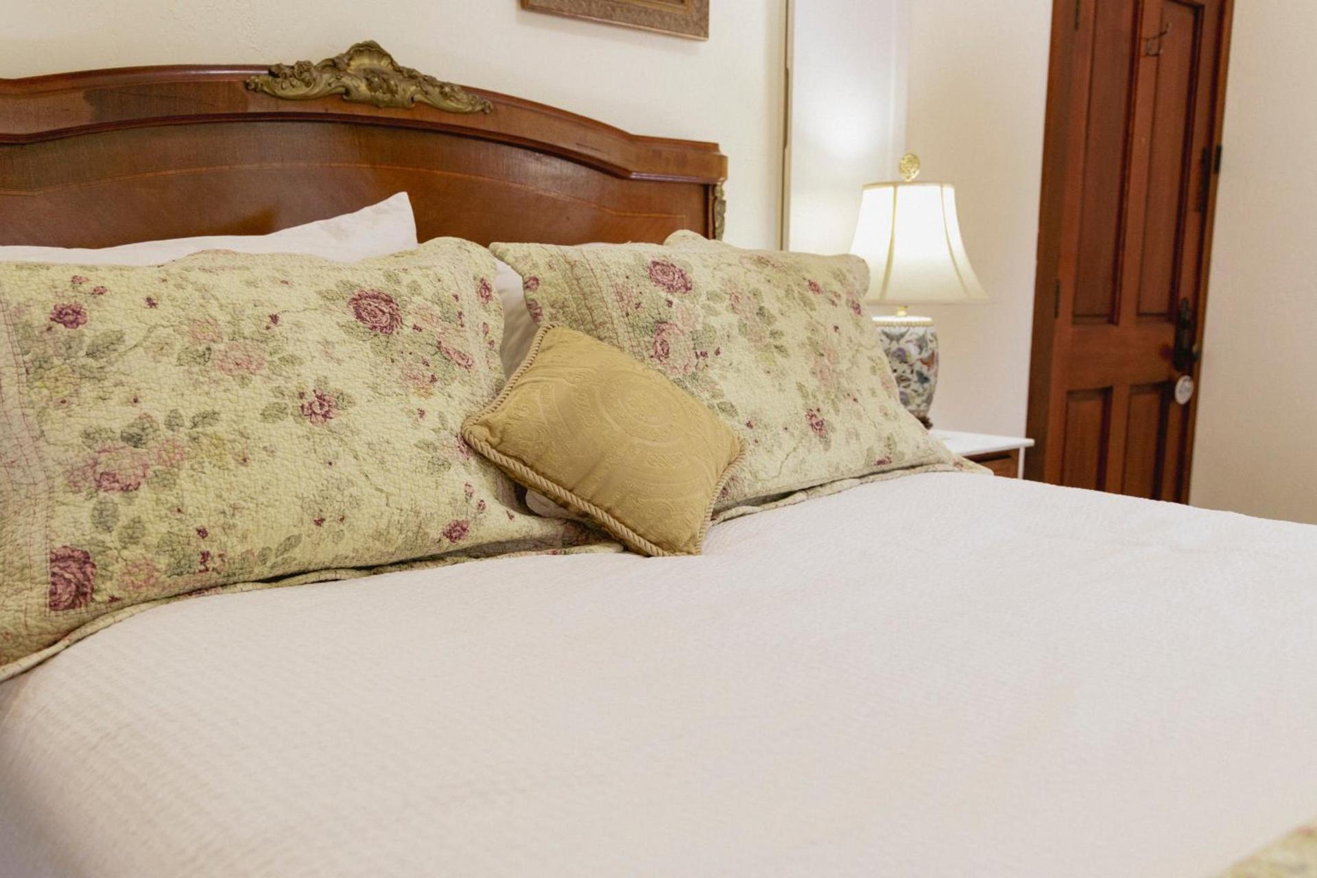 Weaverville Hotel photo 16
