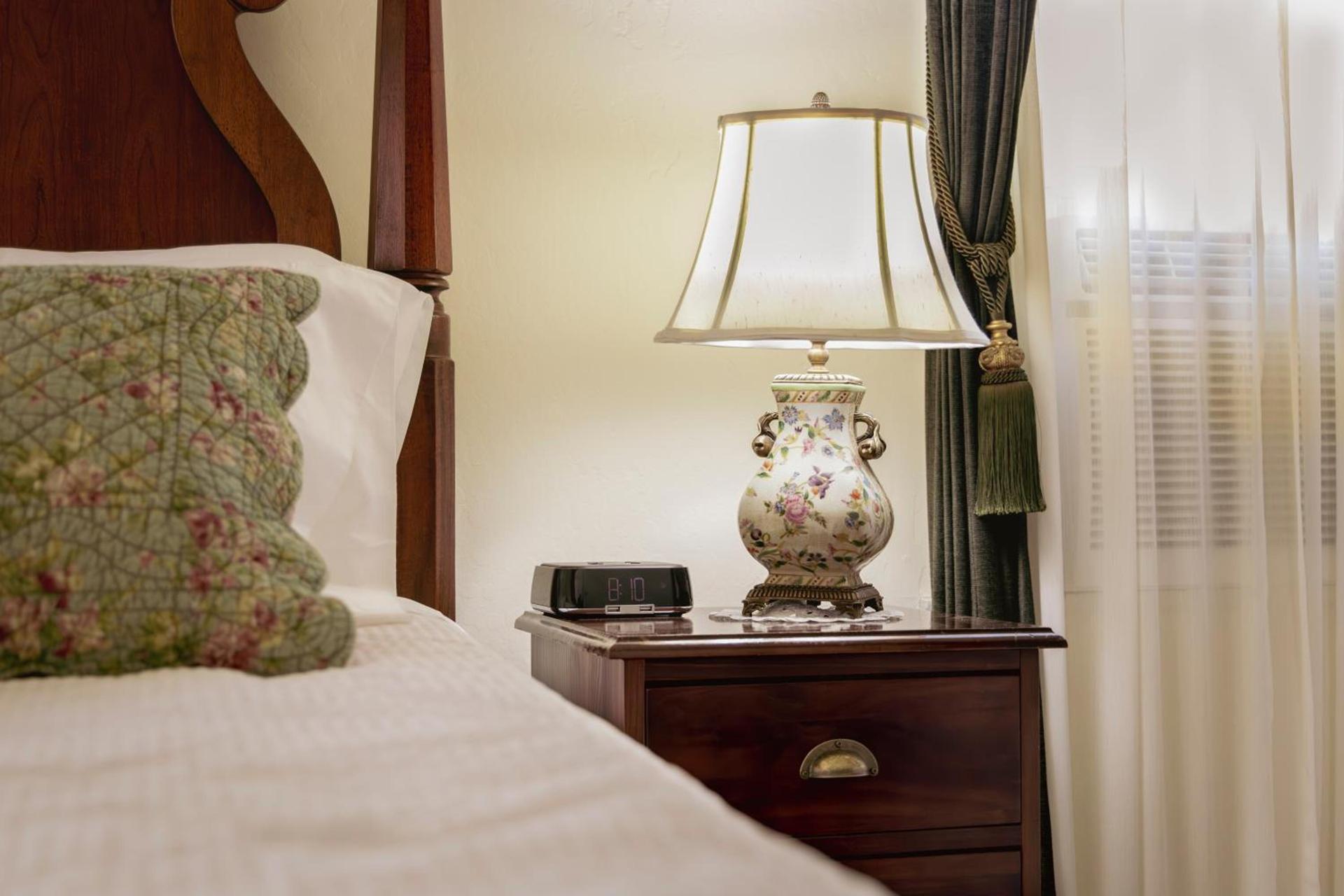 Weaverville Hotel photo 22