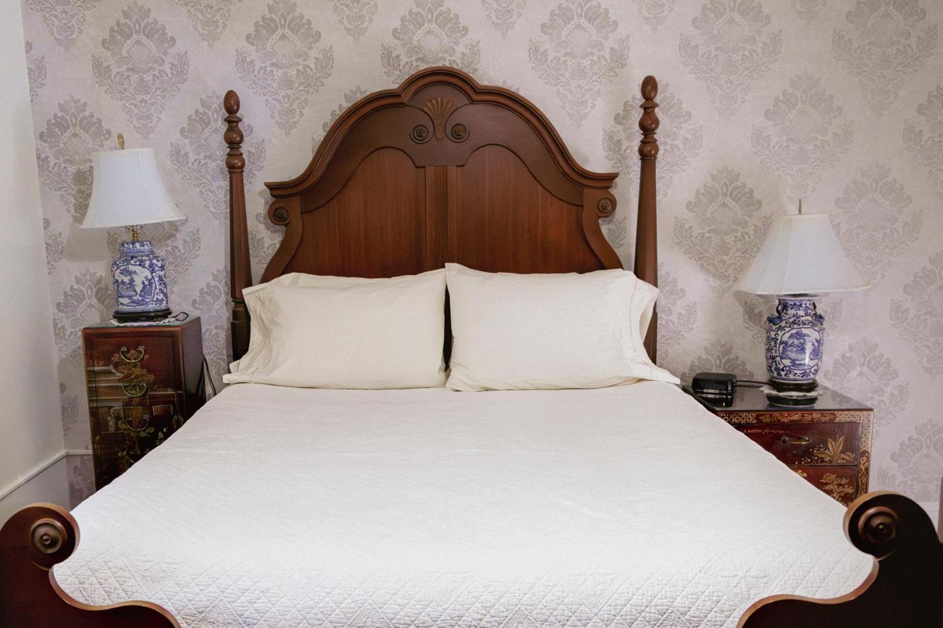 Weaverville Hotel photo 6