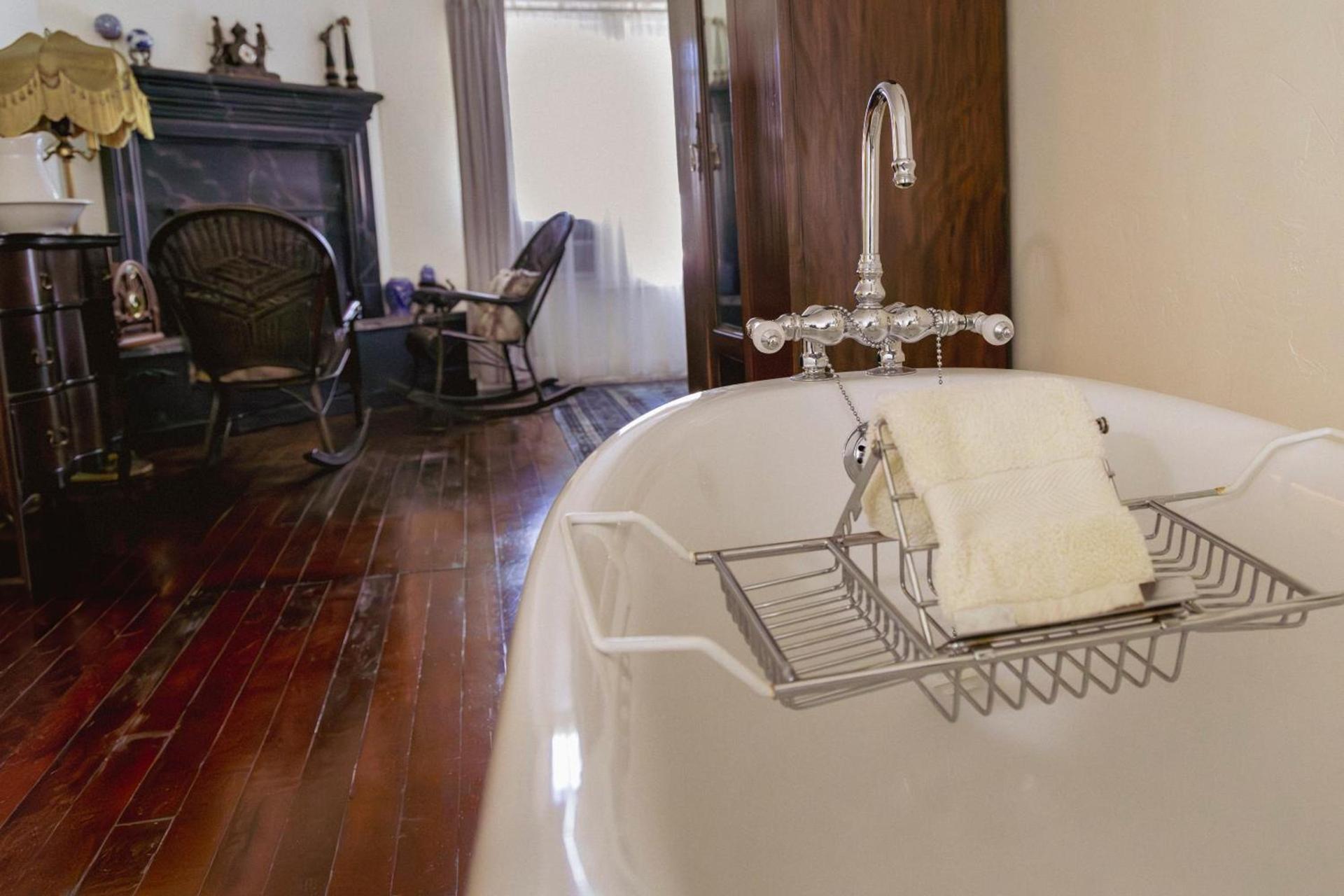 Weaverville Hotel photo 26