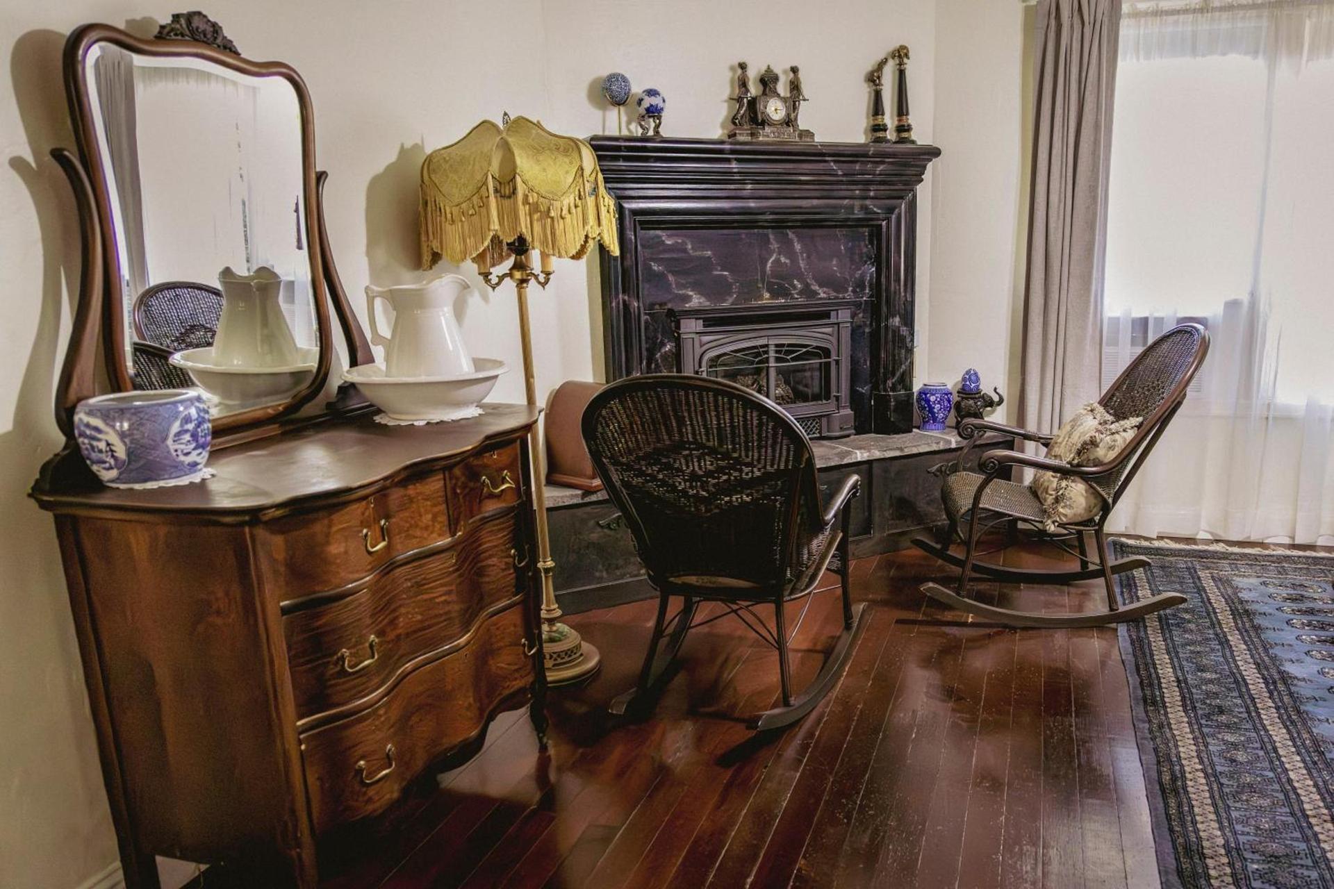 Weaverville Hotel photo 23