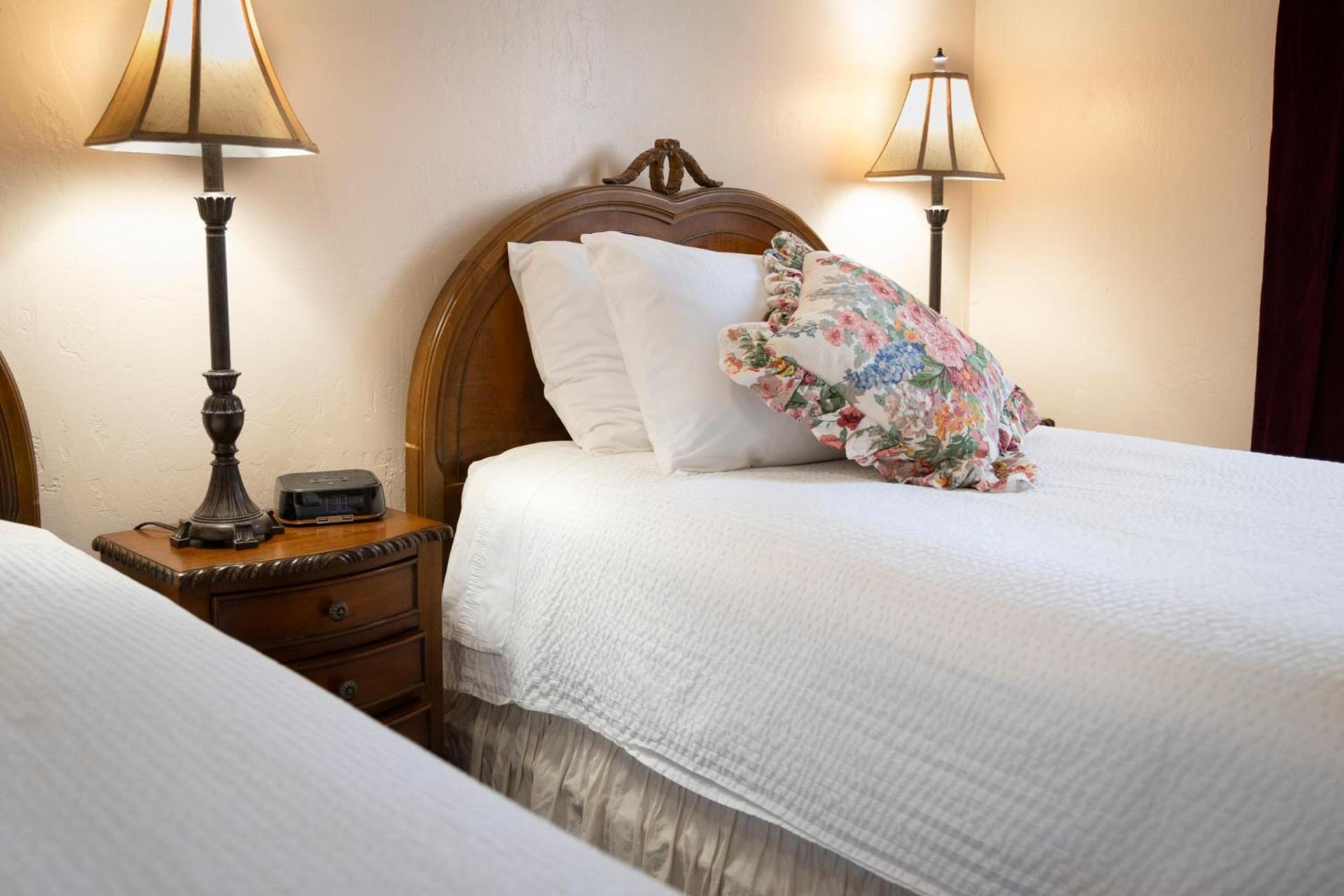 Weaverville Hotel photo 30