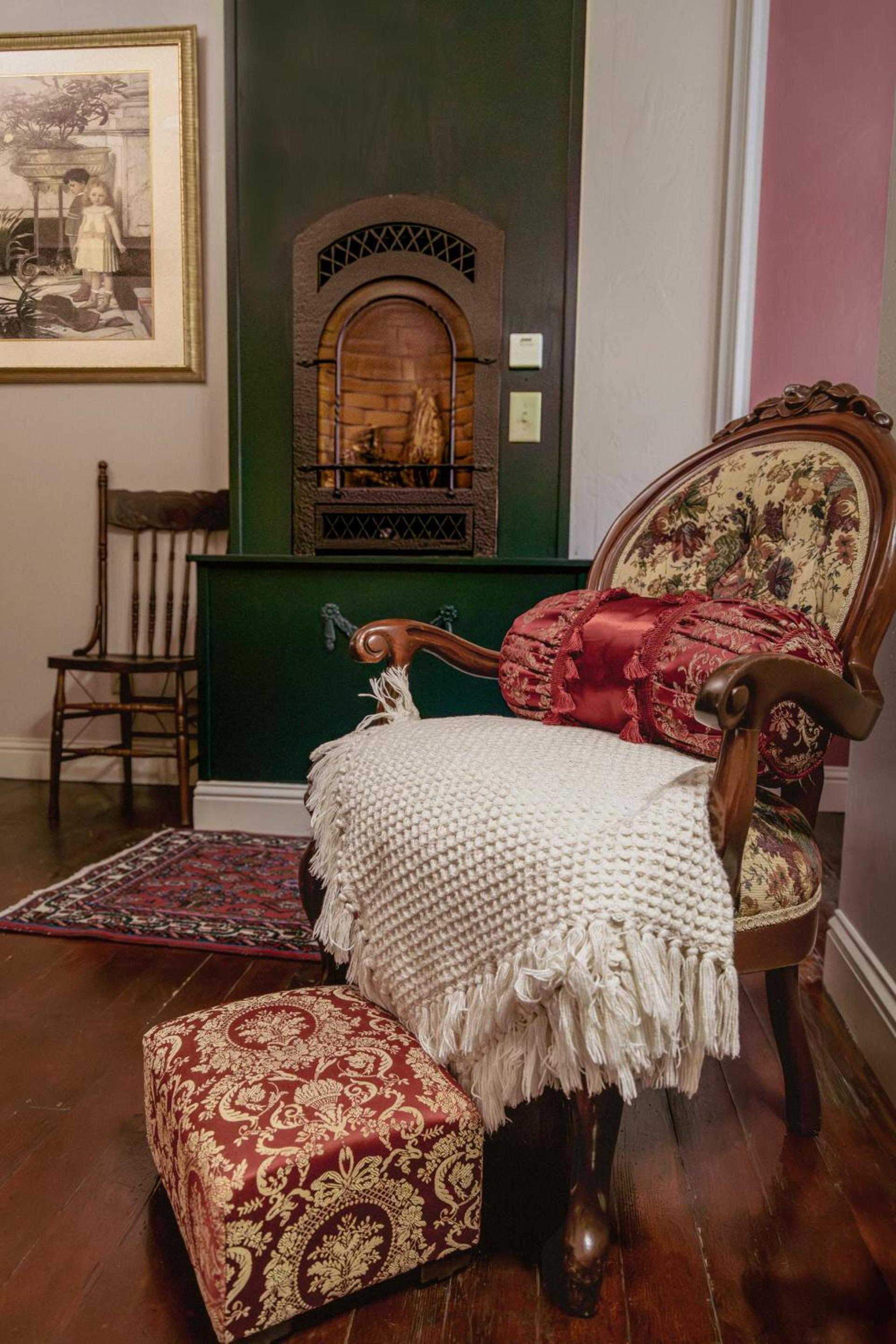 Weaverville Hotel photo 43