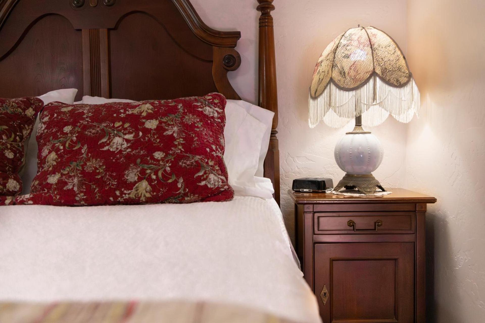 Weaverville Hotel photo 44