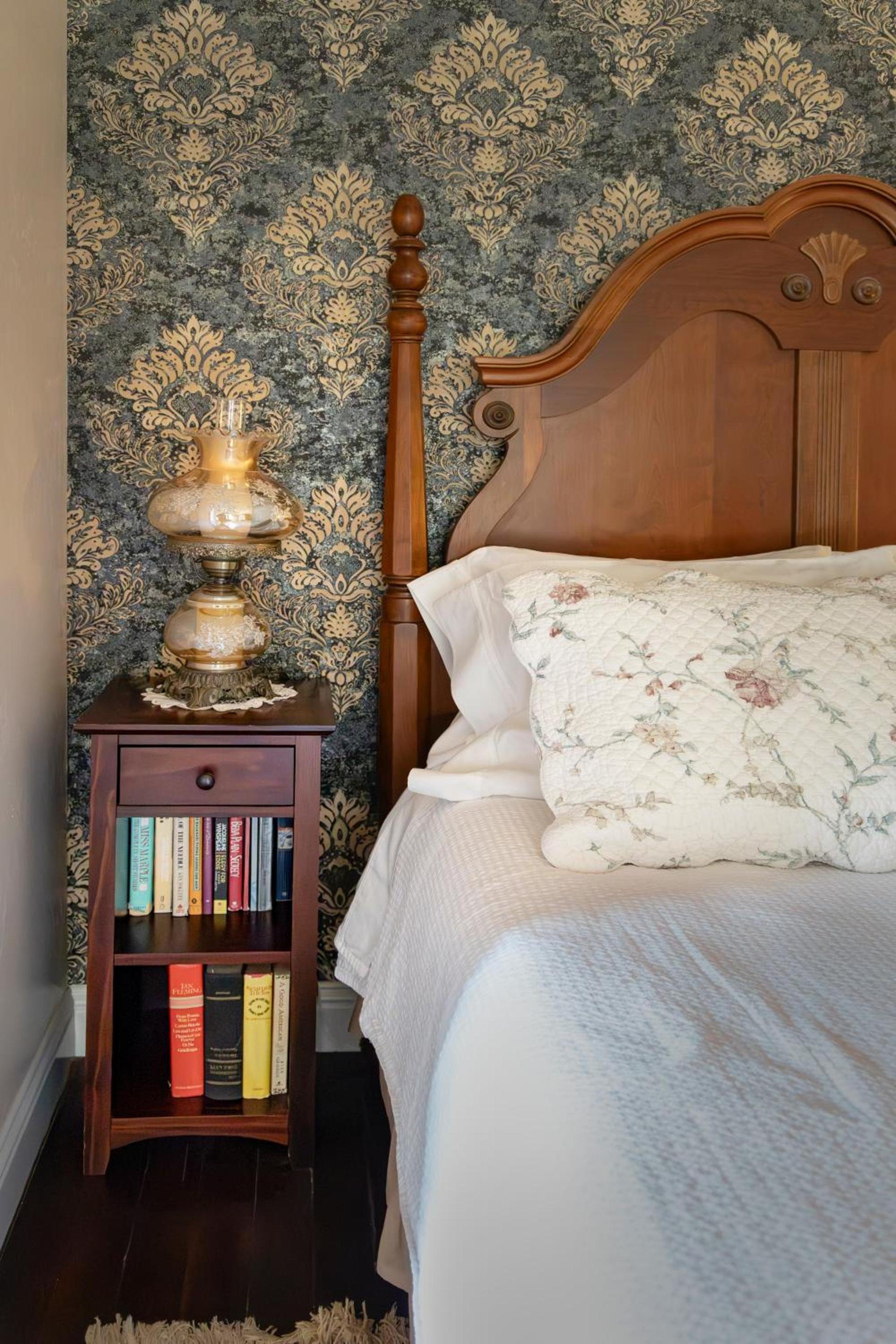 Weaverville Hotel photo 47