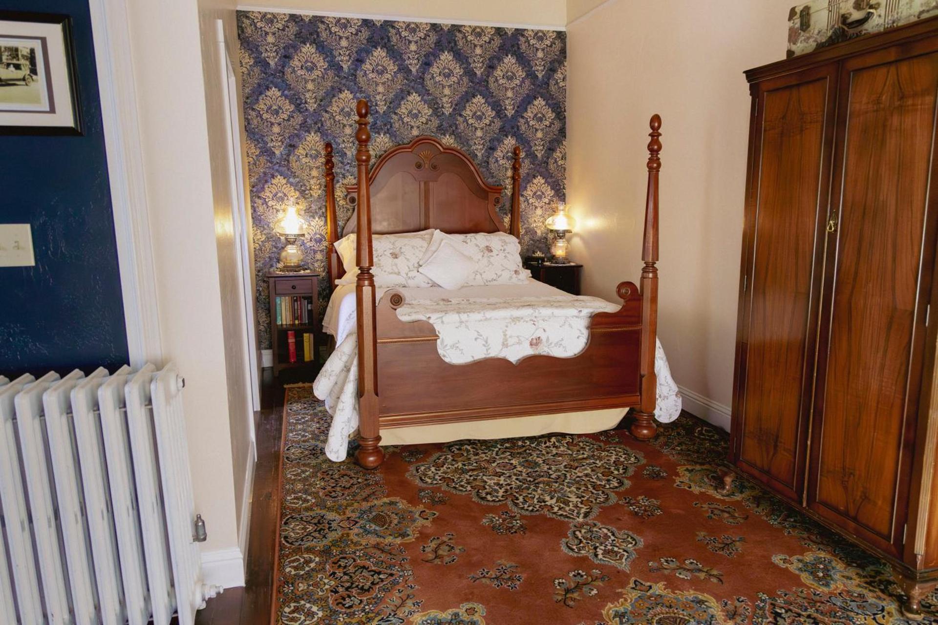 Weaverville Hotel photo 8