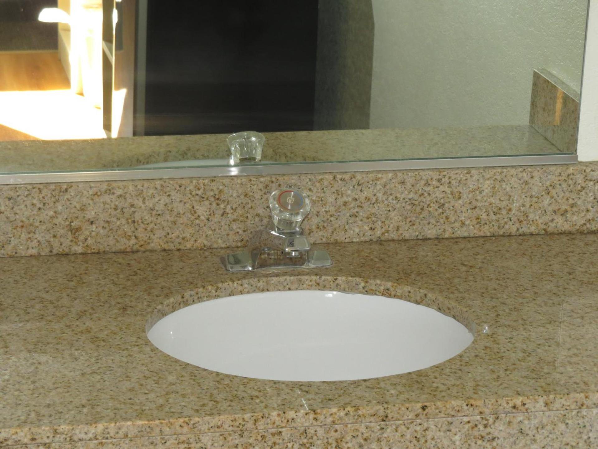 Motel 6-Mitchell, SD photo 41