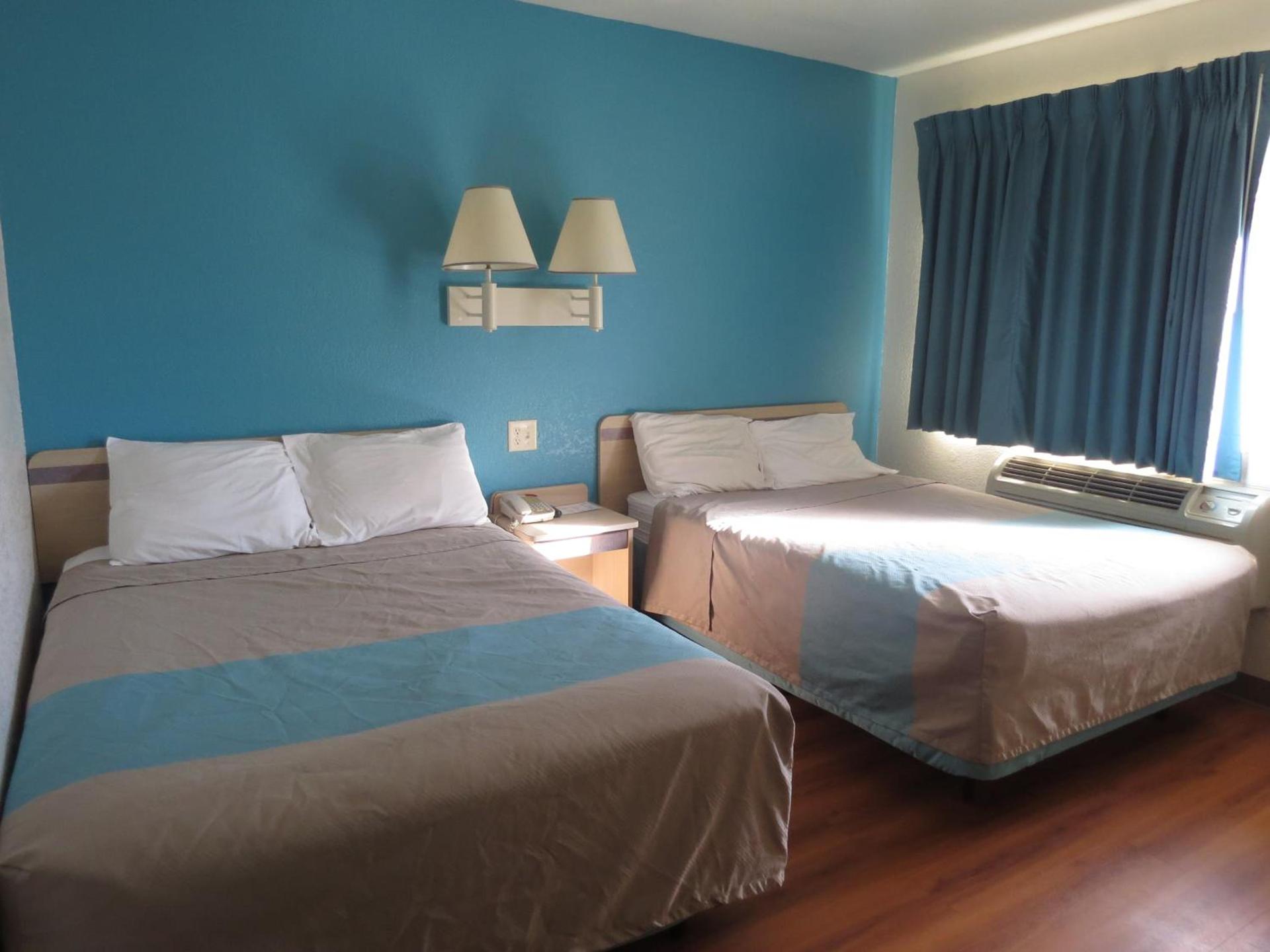 Motel 6-Mitchell, SD photo 44
