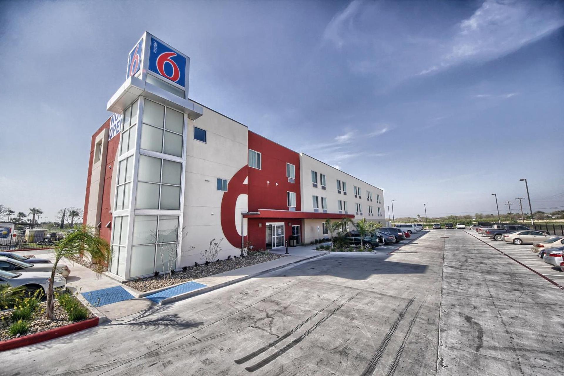 Motel 6-Weslaco, TX photo 13