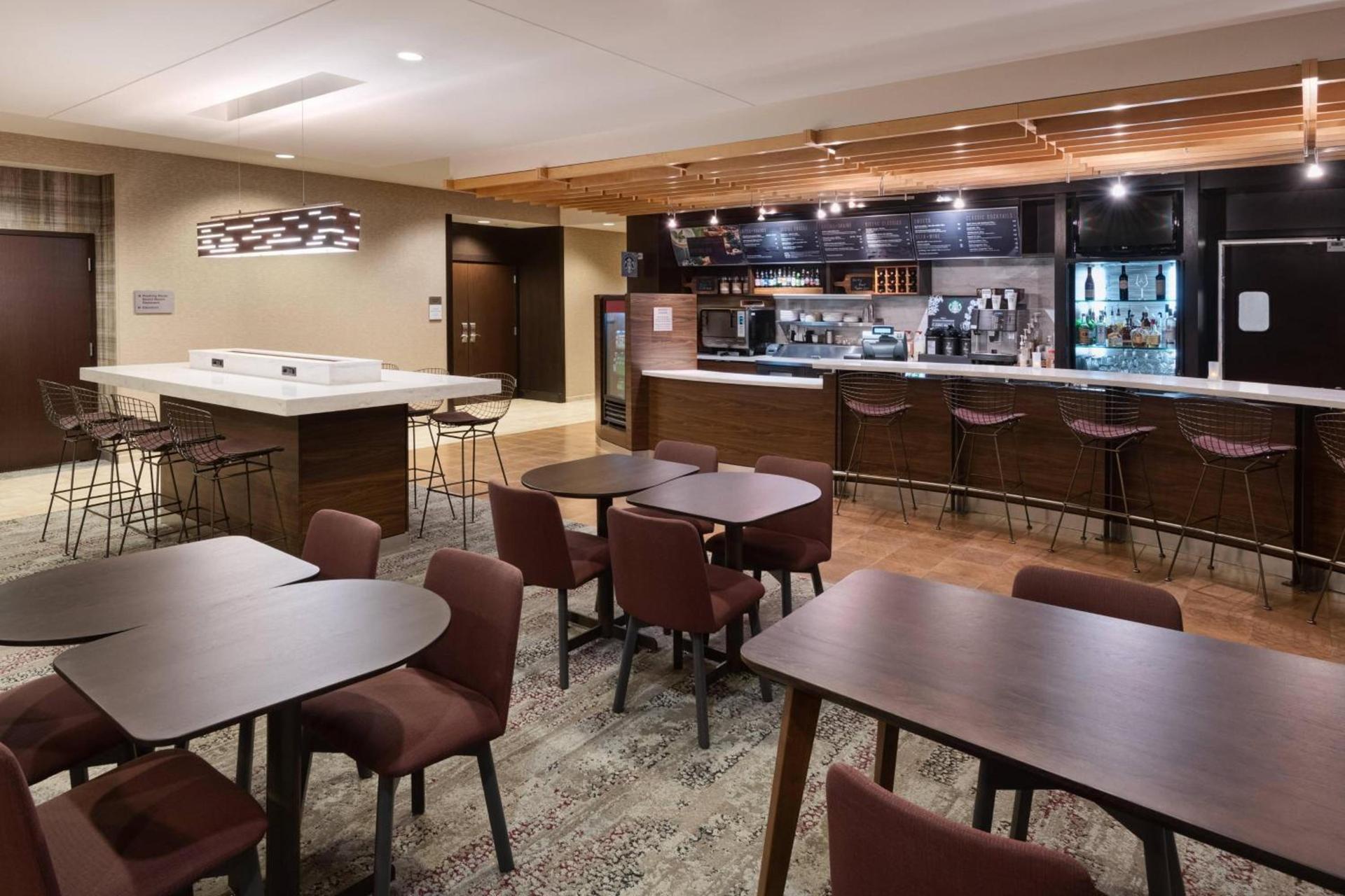 Courtyard by Marriott Pittsburgh Washington Meadow Lands photo 31