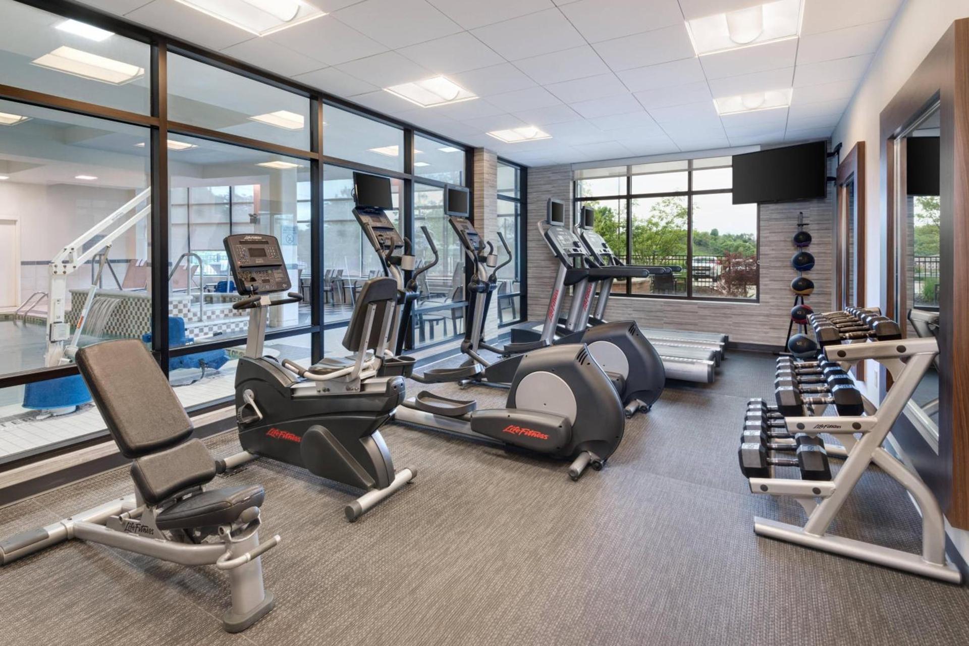 Courtyard by Marriott Pittsburgh Washington Meadow Lands photo 35