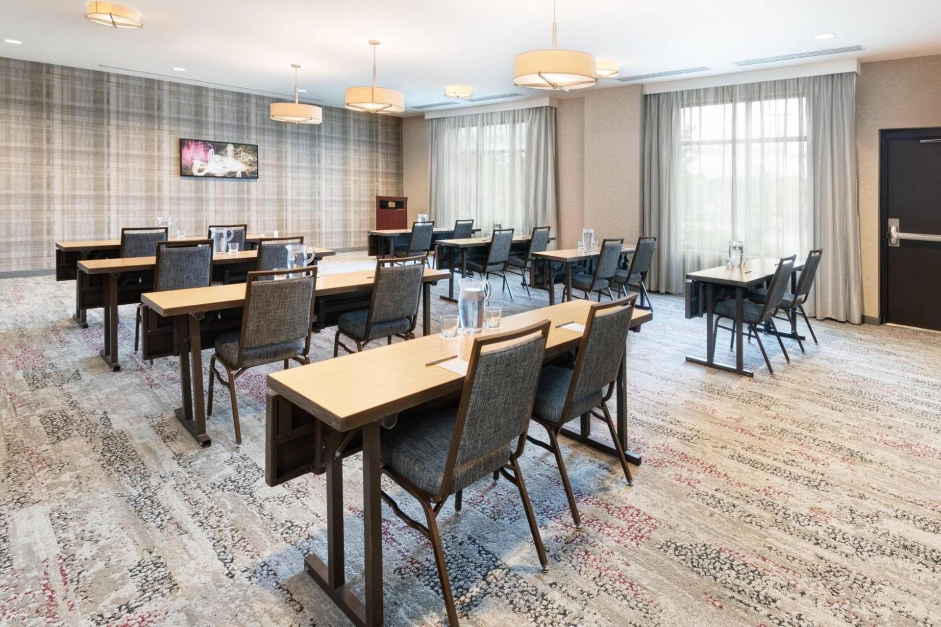 Courtyard by Marriott Pittsburgh Washington Meadow Lands photo 37